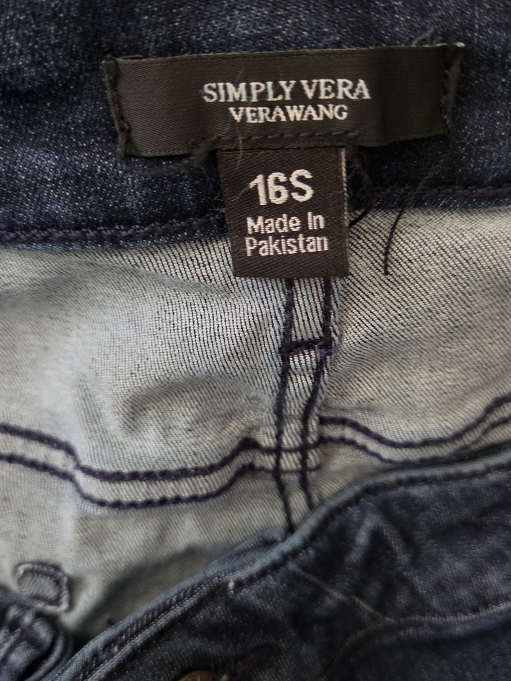 Women's Vera Wang Size 16s Boot Cuts Dark Blue Jeans New Tags - Picture 4 of 6